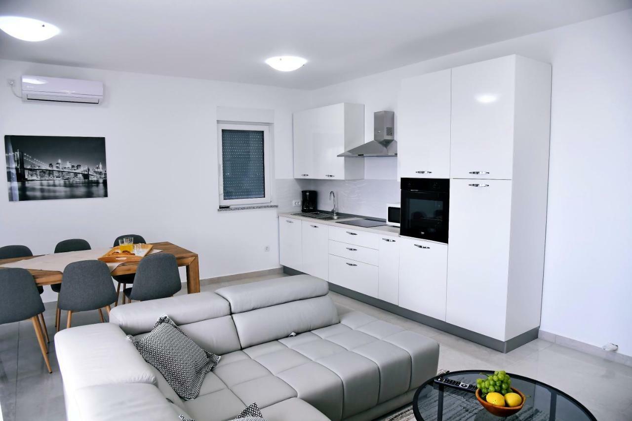 Apartmani Valis Матули Екстериор снимка